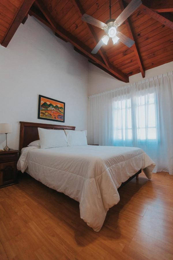 Hostal L' Hirondelle (Adults Only) La Falda Ngoại thất bức ảnh